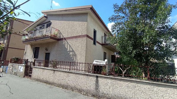 casa indipendente in vendita a Roma in zona Ponte di Nona