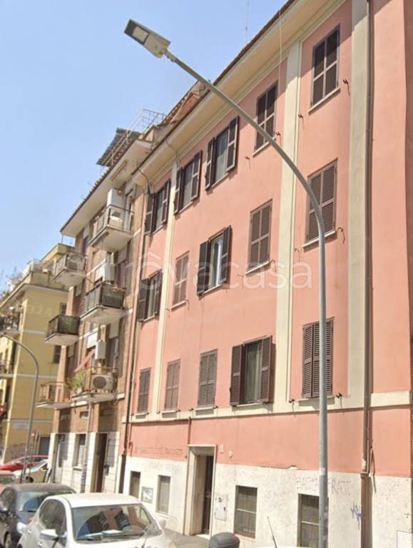 appartamento in vendita a Roma in zona Tuscolano