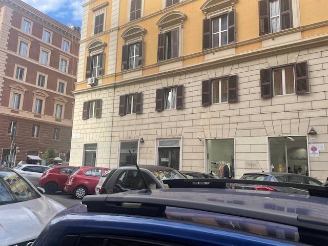 negozio in vendita a Roma in zona Rione Prati