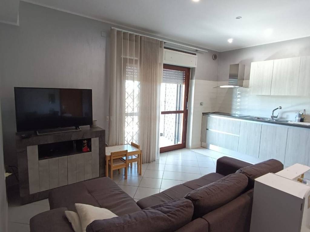 appartamento in vendita a Roma in zona Valle Santa
