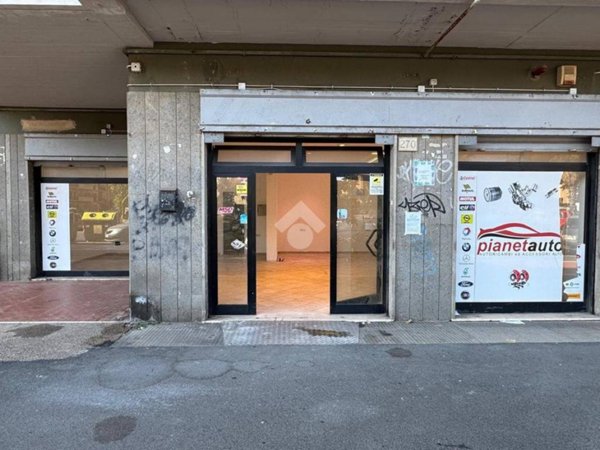negozio in vendita a Roma in zona Ostia