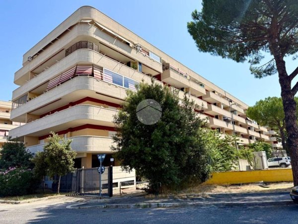 appartamento in vendita a Roma in zona Torre Maura