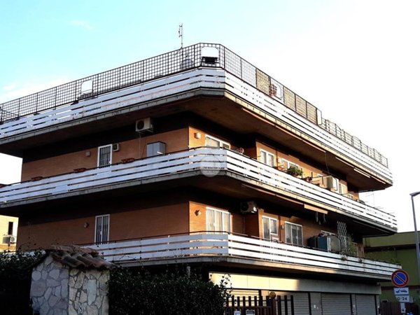 appartamento in vendita a Roma in zona Ponte di Nona
