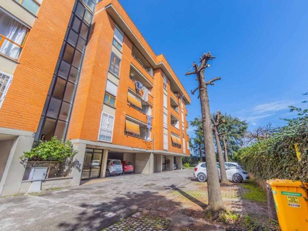 appartamento in vendita a Roma in zona Torre Angela