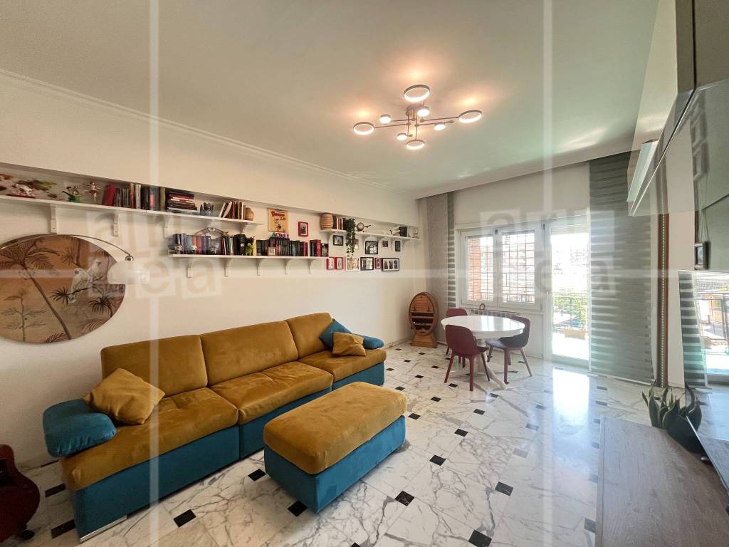appartamento in vendita a Roma in zona Ardeatino