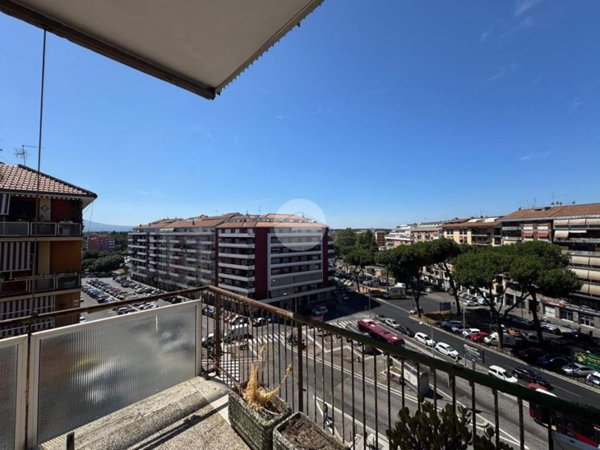 appartamento in vendita a Roma in zona Tuscolano