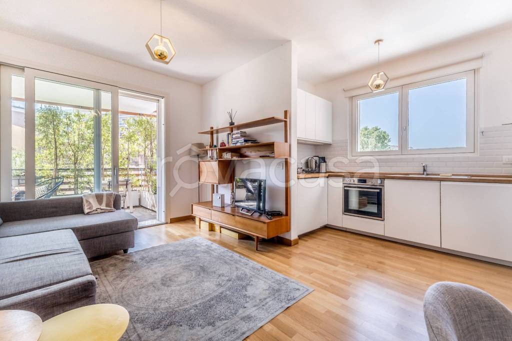 appartamento in vendita a Roma in zona Ostiense