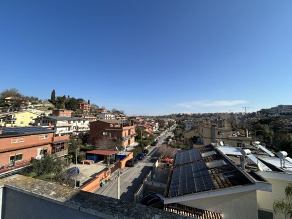 appartamento in vendita a Roma in zona Selva Candida