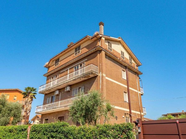 appartamento in vendita a Roma in zona Prenestino-Centocelle