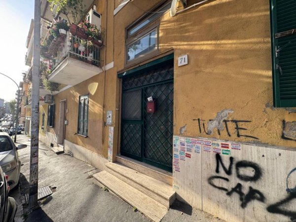 appartamento in vendita a Roma in zona Tuscolano