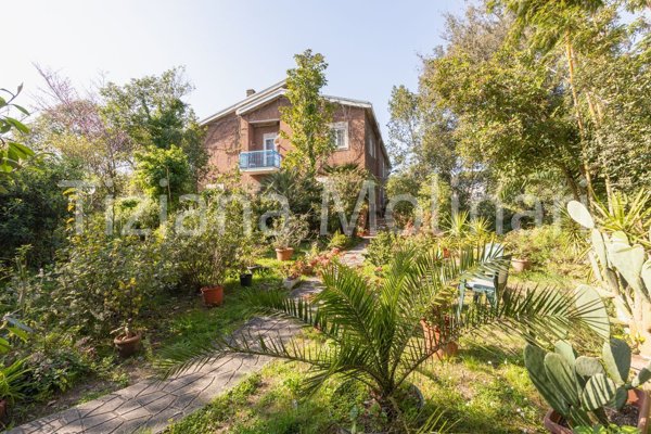 casa indipendente in vendita a Roma in zona Casal Palocco
