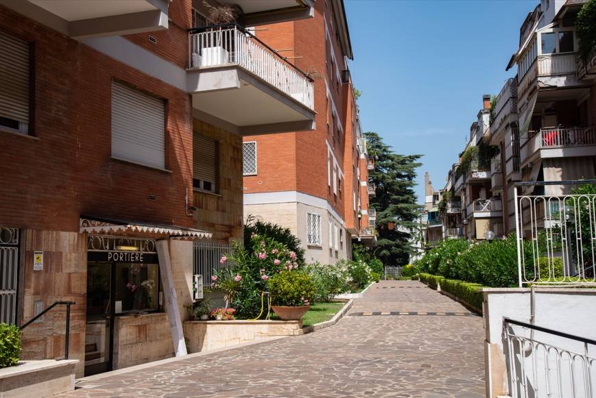 appartamento in vendita a Roma in zona Tor di Quinto