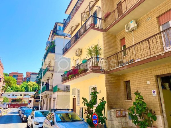 appartamento in vendita a Roma in zona Colle del Sole
