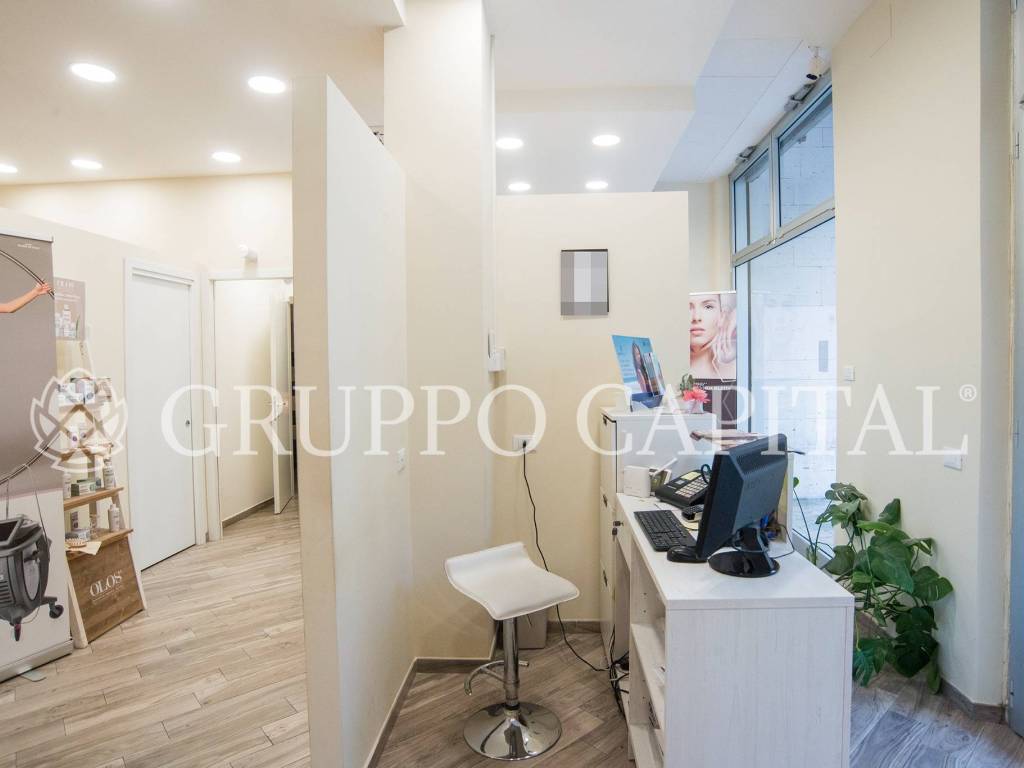 negozio in vendita a Roma in zona Don Bosco