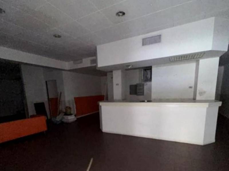 negozio in vendita a Roma in zona Ardeatino