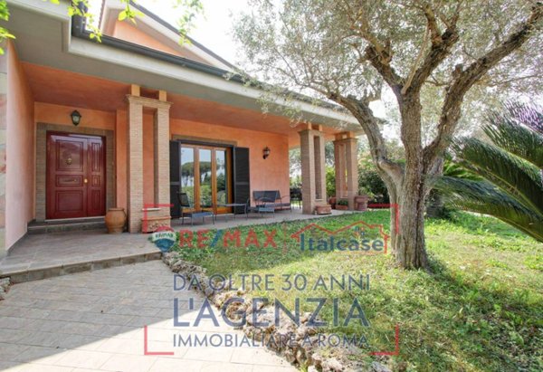 casa indipendente in vendita a Roma in zona Massimina/Casal Lumbroso