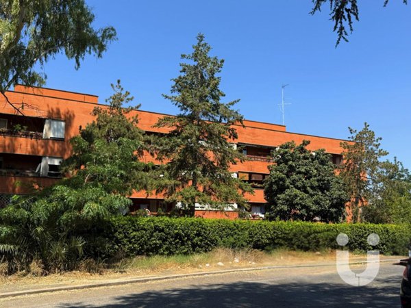 appartamento in vendita a Roma in zona Spinaceto