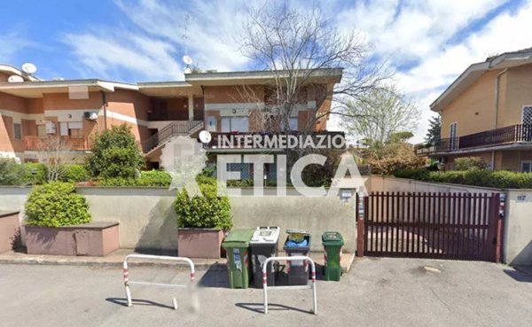 appartamento in vendita a Roma in zona Spinaceto
