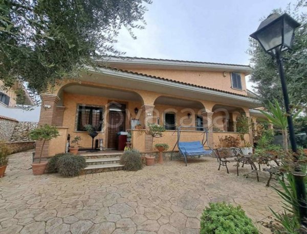 appartamento in vendita a Roma in zona Giardini di Corcolle