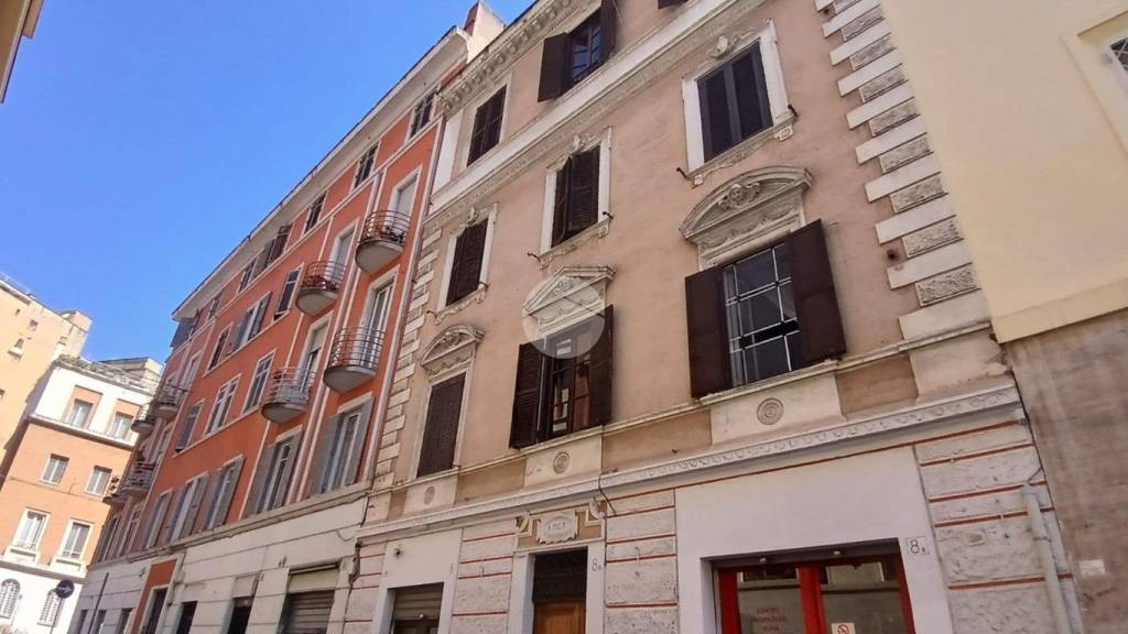 appartamento in vendita a Roma in zona Esquilino