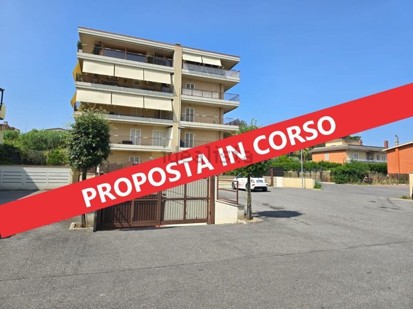 appartamento in vendita a Roma in zona Casal Morena