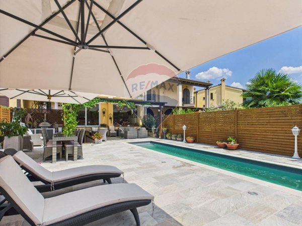 casa indipendente in vendita a Roma in zona Pantan Monastero