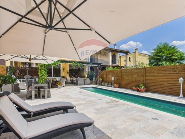 casa indipendente in vendita a Roma in zona Pantan Monastero