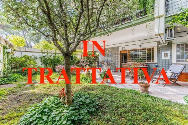 appartamento in vendita a Roma in zona Mostacciano
