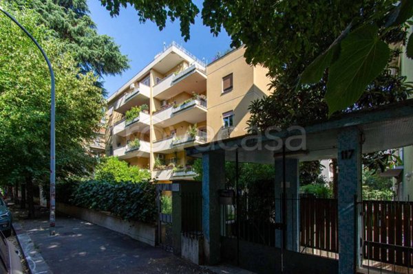 appartamento in vendita a Roma in zona Ardeatino