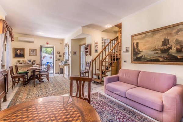 casa indipendente in vendita a Roma in zona Axa