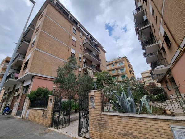 appartamento in vendita a Roma in zona Portuense