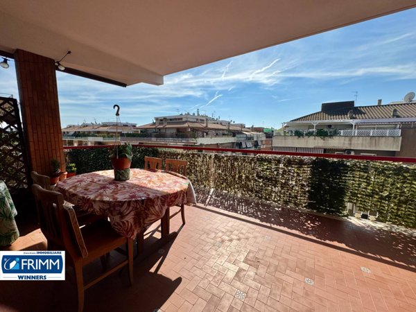 appartamento in vendita a Roma in zona Ostia