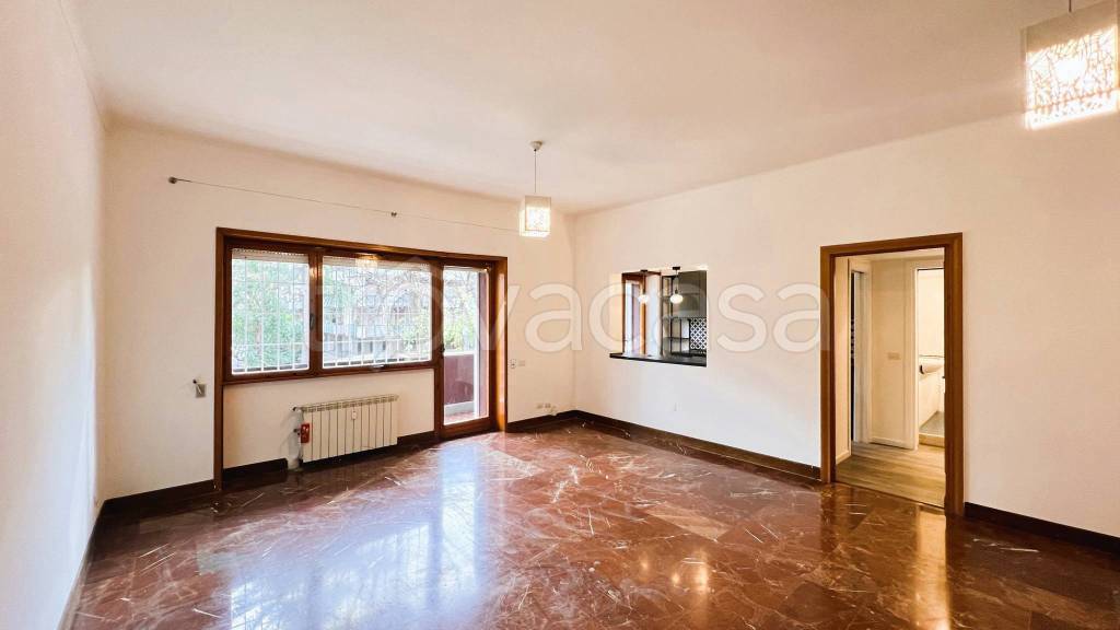 appartamento in vendita a Roma in zona Vigna Murata