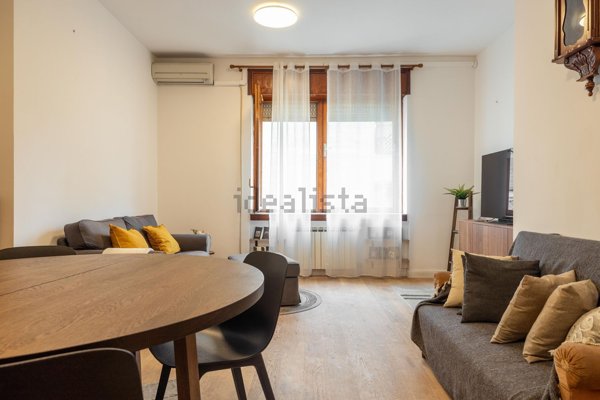 appartamento in vendita a Roma in zona Mostacciano