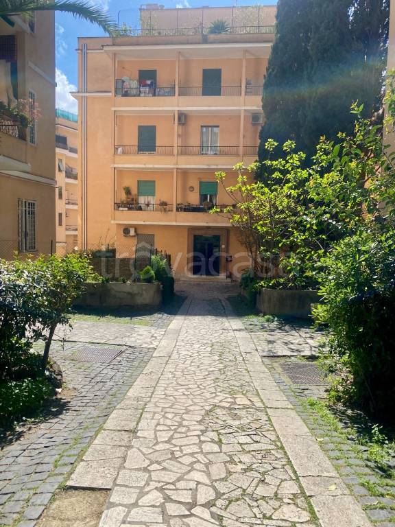 appartamento in vendita a Roma in zona Gianicolense