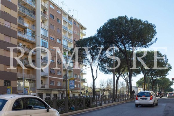 negozio in vendita a Roma in zona Collatino