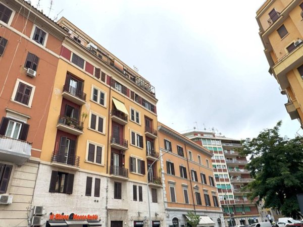 appartamento in vendita a Roma in zona Tuscolano