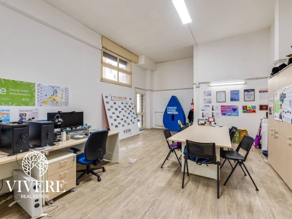 negozio in vendita a Roma in zona Collatino