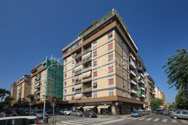 appartamento in vendita a Roma in zona Ostiense