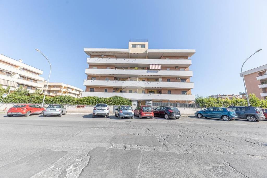 appartamento in vendita a Roma in zona Ponte Mammolo