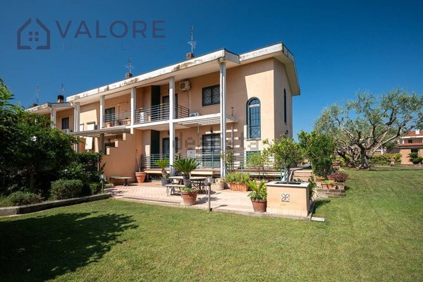casa indipendente in vendita a Roma in zona Casal Boccone
