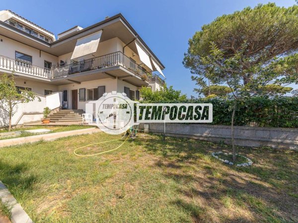 appartamento in vendita a Roma in zona Infernetto