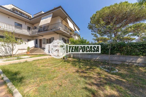 appartamento in vendita a Roma in zona EUR