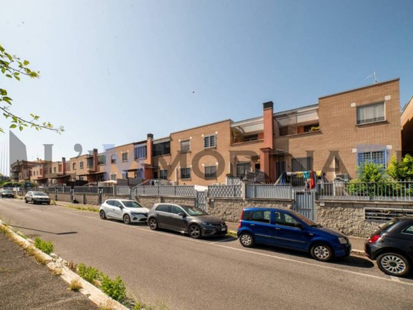 appartamento in vendita a Roma in zona Settecamini
