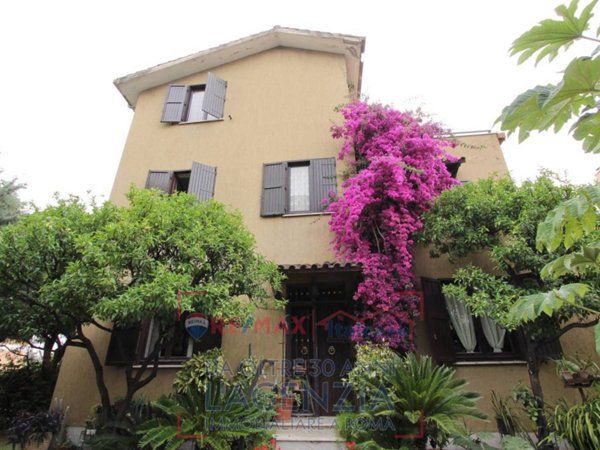 casa indipendente in vendita a Roma in zona Torrevecchia