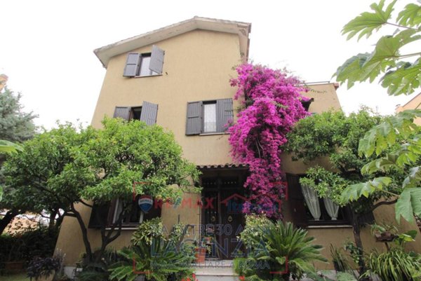 casa indipendente in vendita a Roma in zona Torrevecchia