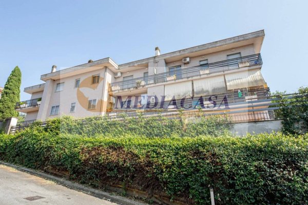 appartamento in vendita a Roma in zona Tor di Quinto