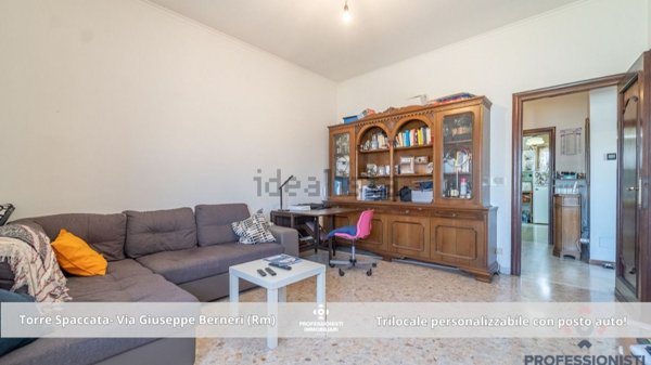 appartamento in vendita a Roma in zona Torre Spaccata