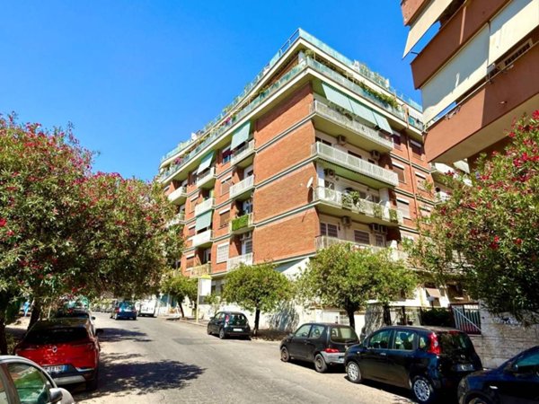 appartamento in vendita a Roma in zona Appio Latino
