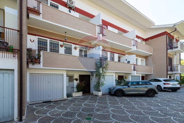 casa indipendente in vendita a Roma in zona Axa